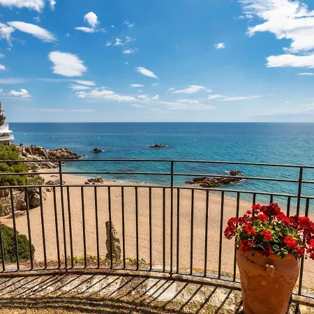 Seafront Views In Apartment