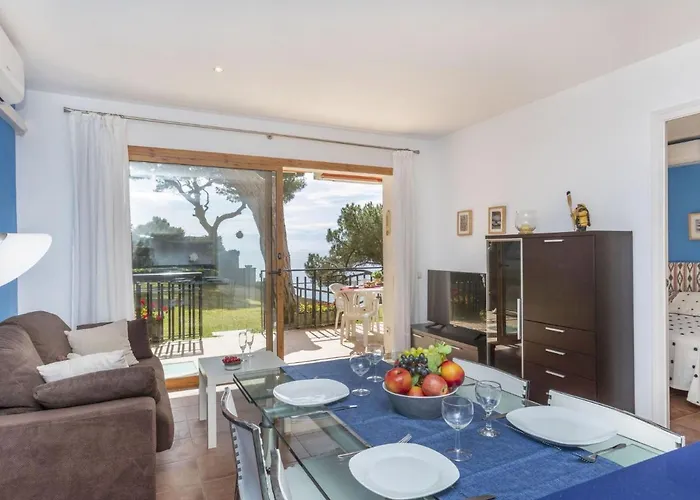 Daire Seafront Views In *